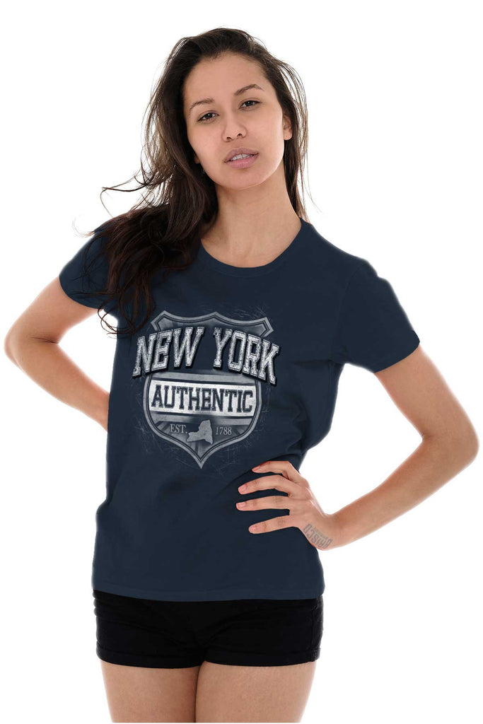 Female_Navy1 |